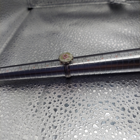 Vintage Porcelain & Metal Ring. Lovely Flower on Porcelain&Silvertone. - Picture 10 of 10